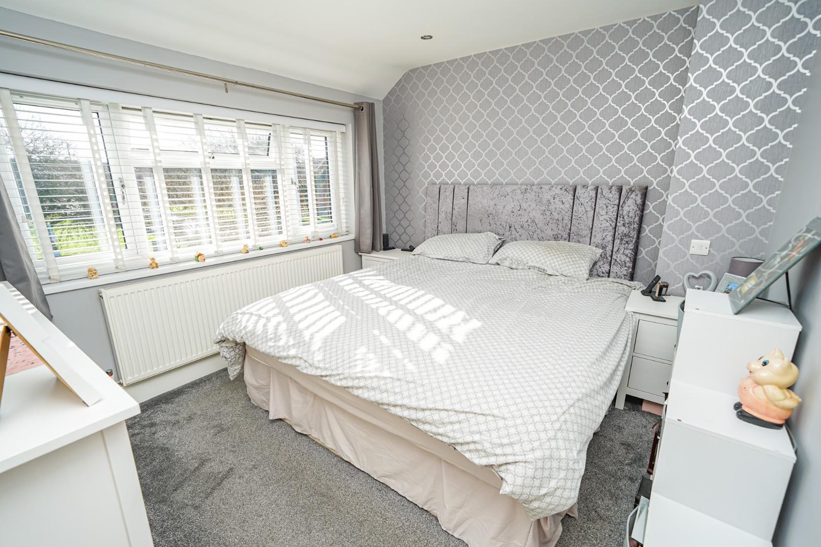 Russell Way, Leighton Buzzard Quarters Estate Agents